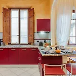 Apartamento Casa Rosemary, Convenient 3 Bedrooms Flat In With Air Conditioning