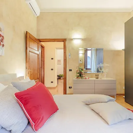 Casa Rosemary, Convenient 3 Bedrooms Flat In With Air Conditioning Apartamento Lucca